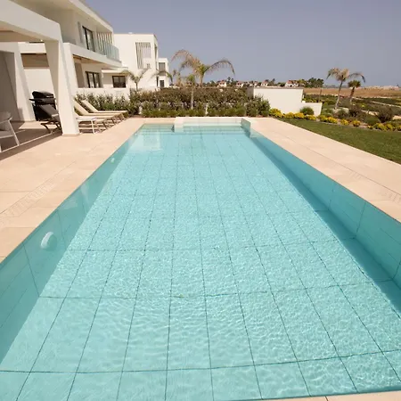 Villa Phaedrus Living: Serenity Waves No.2